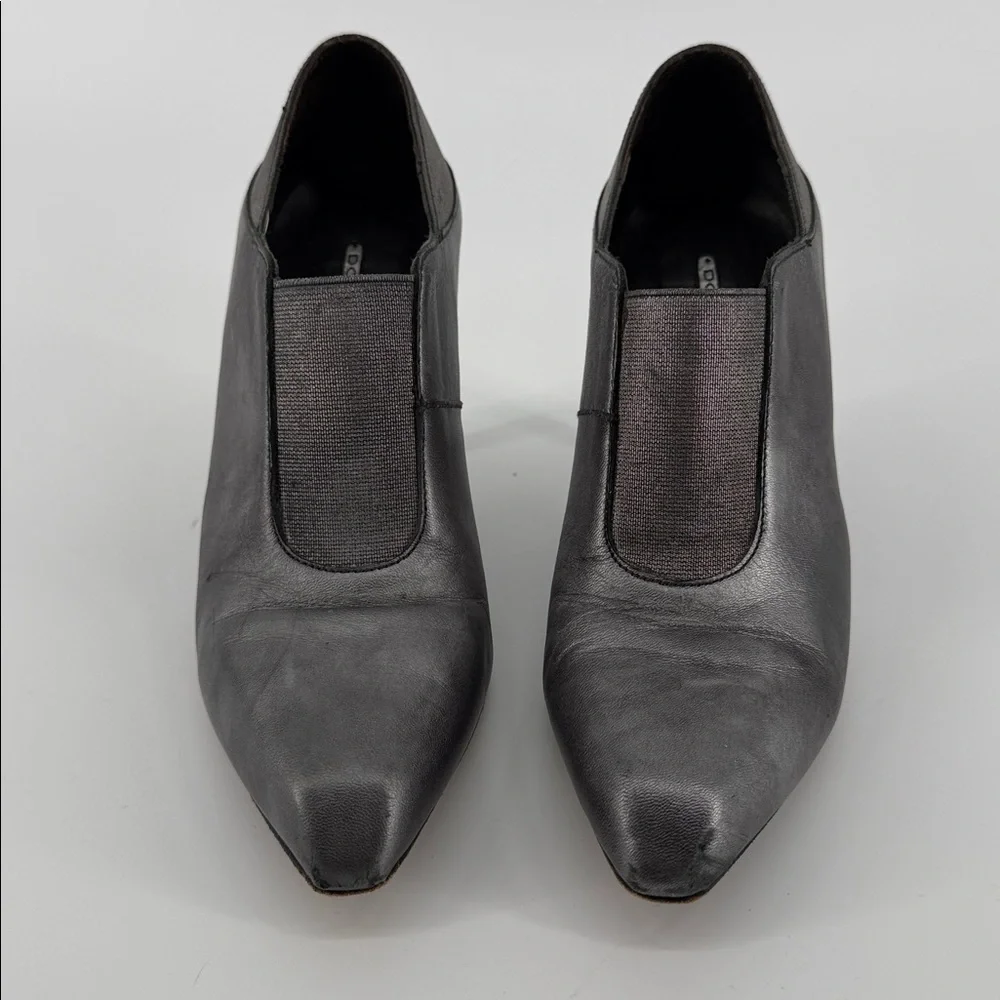DONALD J PLINER Women SANNA Pewter Leather Elastic Gusset High Heel Women Size 6
